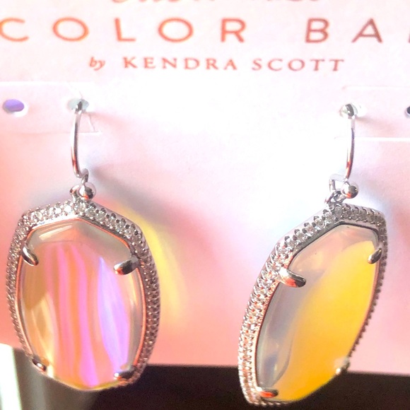 NWT RARE & RETIRED Kendra Scott Elle Lux Earrings Dichroic Silver CZ’s STUNNING - Picture 8 of 13